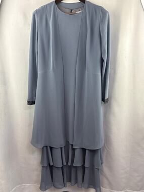 Women’s Cattiva Size 10 Misty Gray Dress w/ Shawl